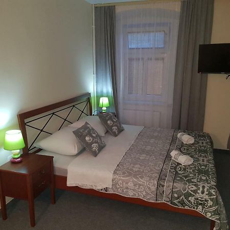 Elg Rooms Postojna Bagian luar foto