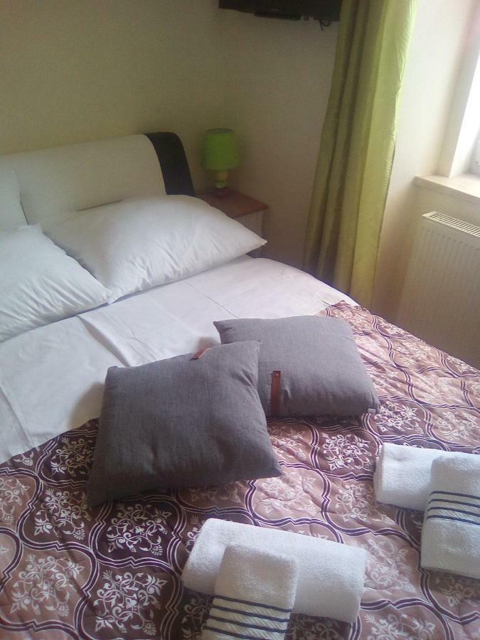 Elg Rooms Postojna Bagian luar foto