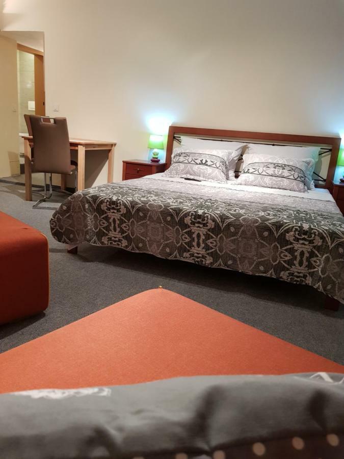 Elg Rooms Postojna Bagian luar foto