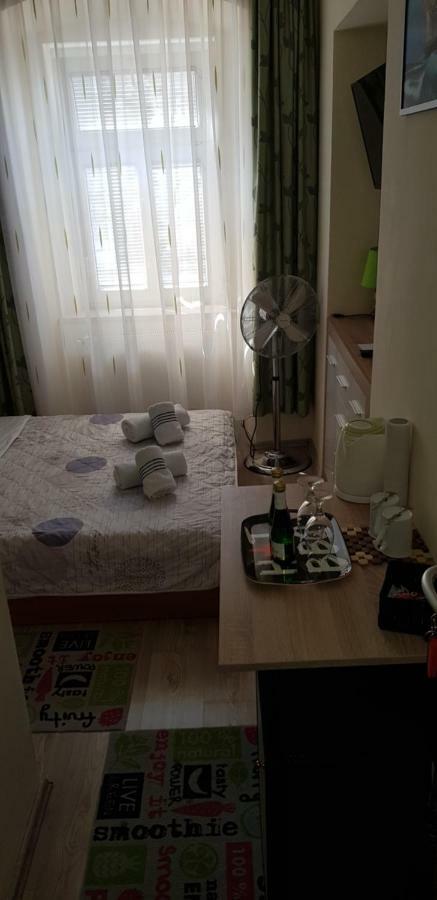 Elg Rooms Postojna Bagian luar foto