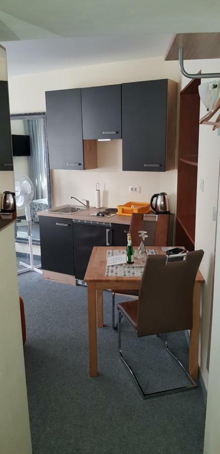 Elg Rooms Postojna Bagian luar foto