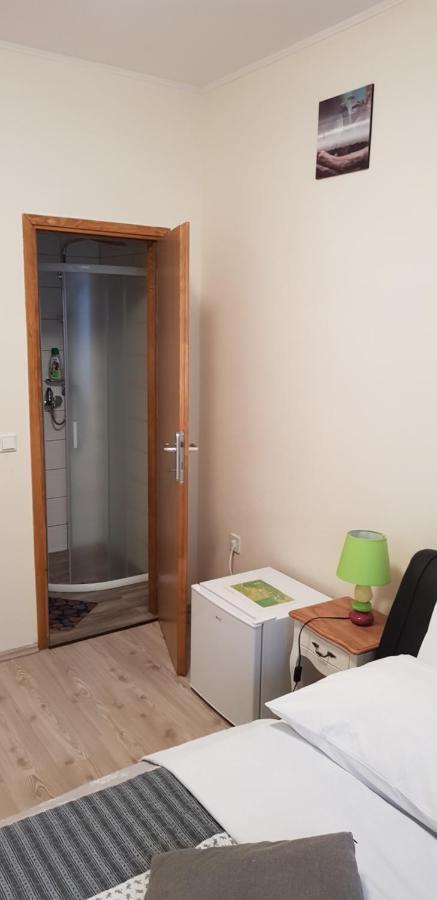 Elg Rooms Postojna Bagian luar foto